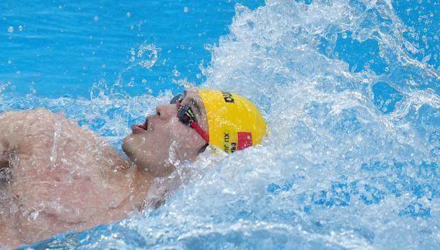 开云体育下载网址-脸色惨白步伐略显沉重 混采区的徐嘉余令人心疼