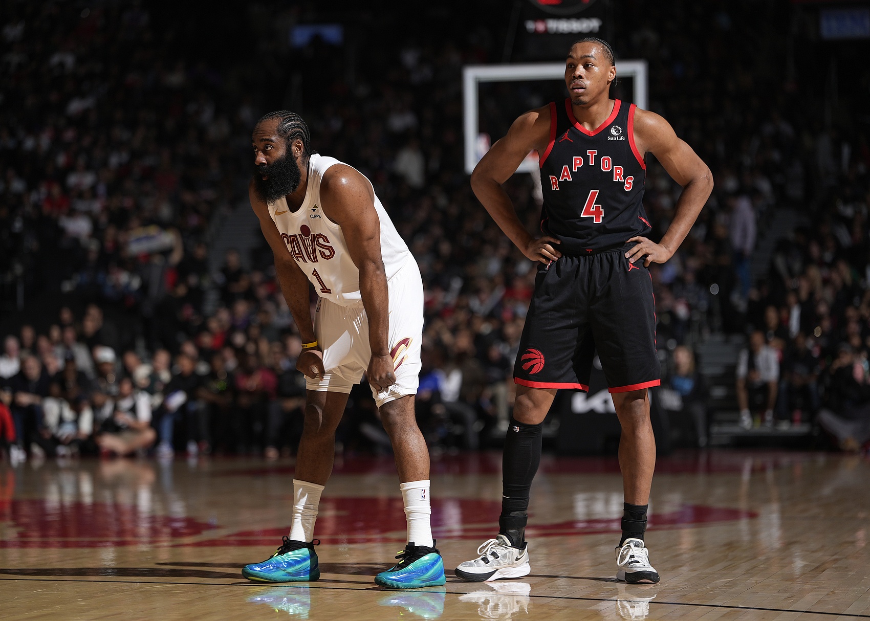 kaiyun-2-2还是3-1？ESPN预测明天G4胜率：骑士43.5%落下风 猛龙56.5%